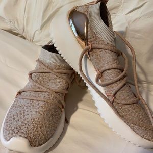 Adidas Cloud foam sneakers